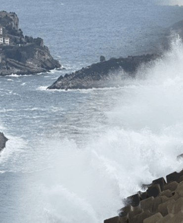 Amasra’da Kuvvetli Rüzgar Dalgaları Yükseltti!