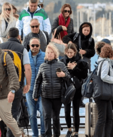 Türk Turistler Yunan Adalarına Akın Etti!