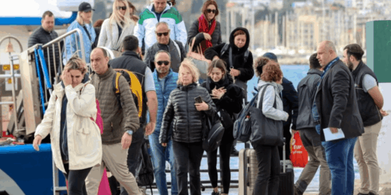 Türk Turistler Yunan Adalarına Akın Etti!