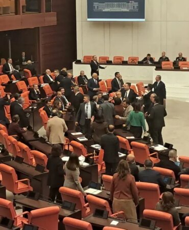 TBMM’de Gergin Anlar: Sakık ve Sunat Tartıştı!