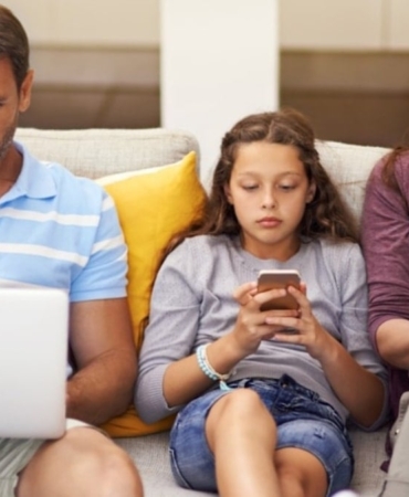 Akıllı Telefonlar Çocuk Sağlığını Tehdit Ediyor!