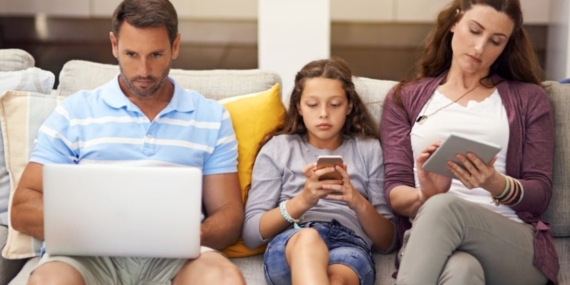 Akıllı Telefonlar Çocuk Sağlığını Tehdit Ediyor!