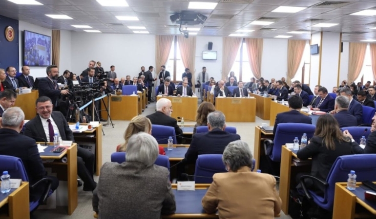 Emekli Zamı Tartışmasında Siyasi Gerginlik!