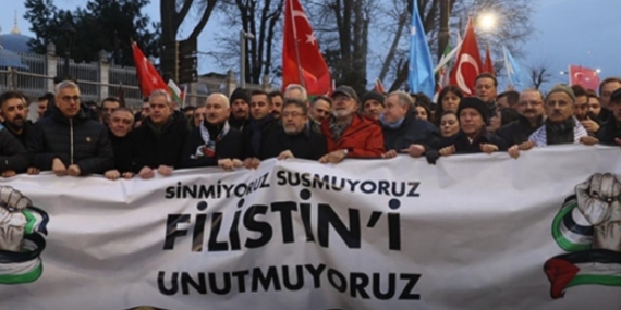 Filistin İçin Galata Köprüsü’nde Önemli Eylem