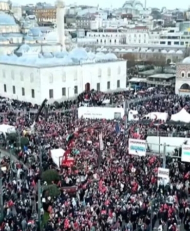 İstanbul’da Filistin İçin Büyükkatılım Mitingi