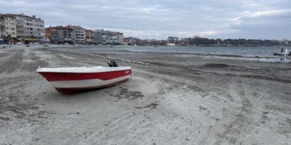 Deniz Suyu Çekildi, Plajlar Görünür Hale Geldi!