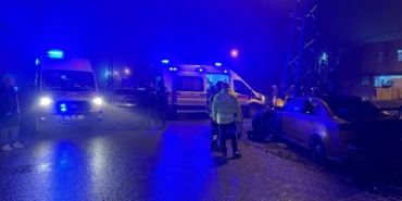 Arnavutköy’de Kaza: 5 Yaralı, Ambulans Mahsur Kaldı!