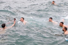 Tirilye’de Denizden Haç Çıkarma Töreni Yapıldı