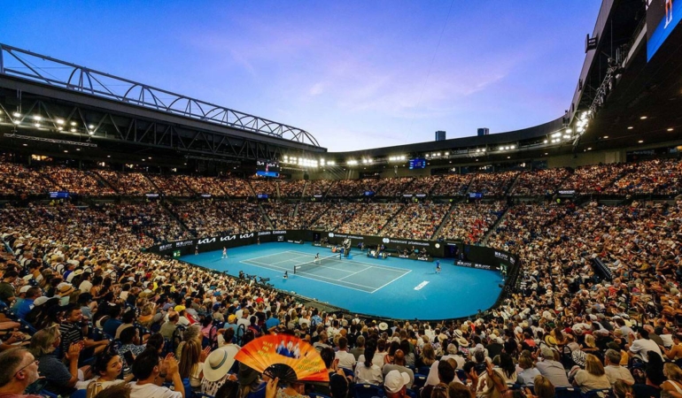 Zverev ve Paolini Avustralya Açık’ta İkinci Tura Geçti