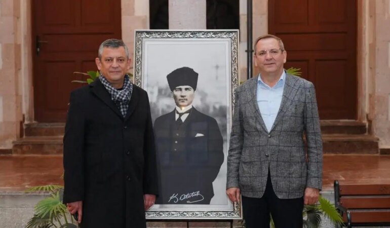 Özgür Özel, Ayvalık’ta Dayanışma Vurgusu Yaptı