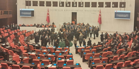 TBMM’de Yoklama Krizi: Ahlaksızlık İddiası!