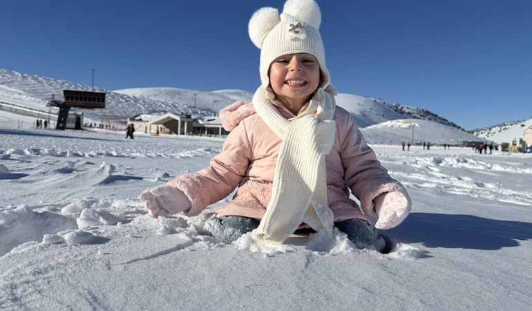 Kar Yağışı Nedeniyle Okullar Tatil Edildi!