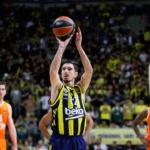 Fenerbahçe Beko, Valencia’yı 82-79 ile yendi!