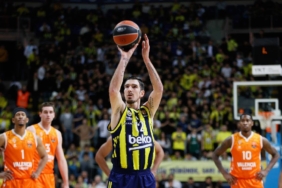 Fenerbahçe Beko, Valencia’yı 82-79 ile yendi!