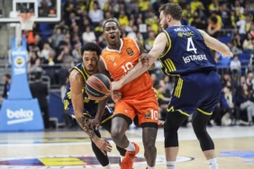 Fenerbahçe, Virtus Bologna ile Zorlu Maça Çıkıyor