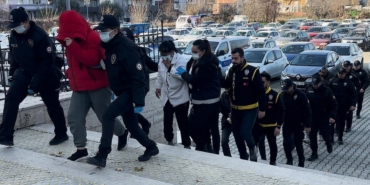 İzmir’de Fuhuş Operasyonunda 8 Kişi Tutuklandı!