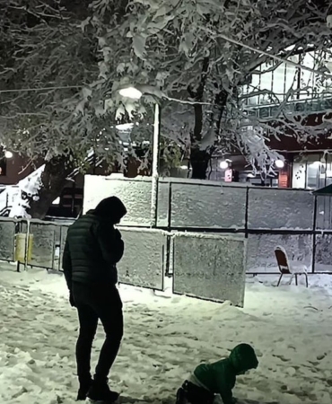 Yeni Yıla Kar Yağışı ve Silah Sesleriyle Giriş