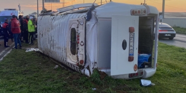 İşçi Servisi Devrildi: 15 Yaralı!