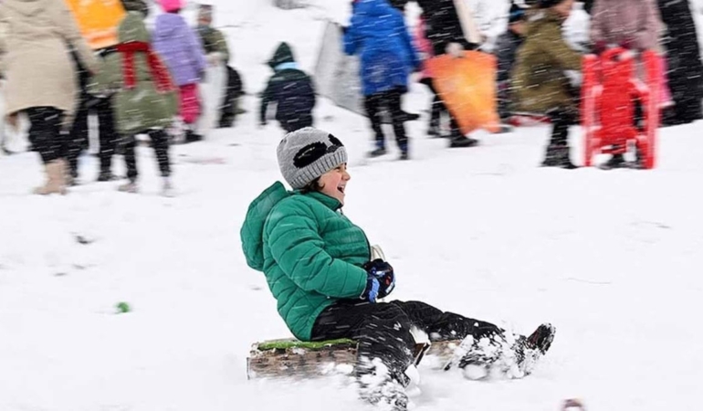 İstanbul Beyaz Örtüyle Uyanırken Eğitim Belirsiz!