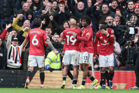 Manchester United, City’yi 2-0 ile geçti!