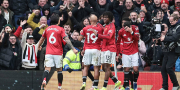 Manchester United, City’yi 2-0 ile geçti!