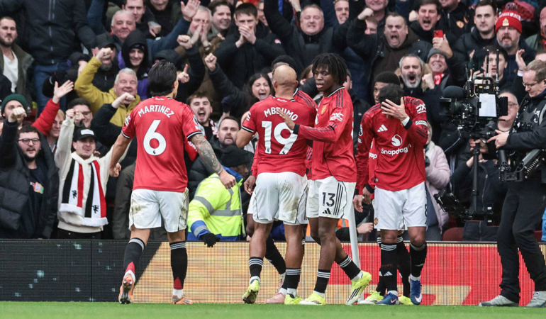 Manchester United, City’yi 2-0 ile geçti!