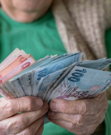 Emekliler için TBMM’de nöbet: Adalet talebi!