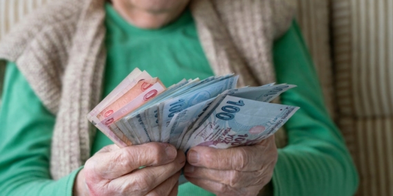 Emekliler için TBMM’de nöbet: Adalet talebi!