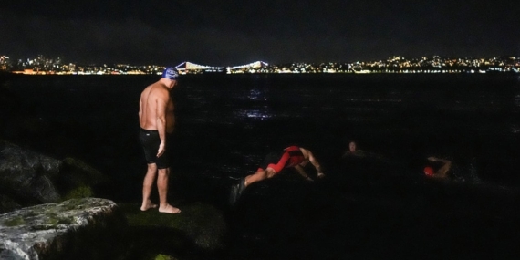 Sarayburnu’nda Yüzen Grupla Yeni Yıla Merhaba!