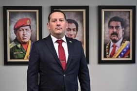 Venezuela Elçisi: Maduro Zorla Giderilmekte!