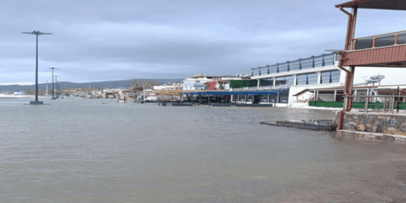 Edremit’te Lodos Hayatı Olumsuz Etkiliyor!