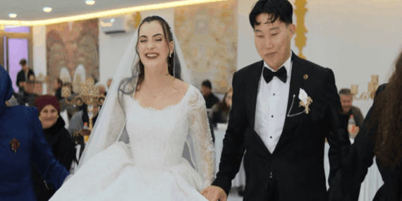 8 Bin Kilometreye Rağmen Aşkları Düğünle Taçlandı