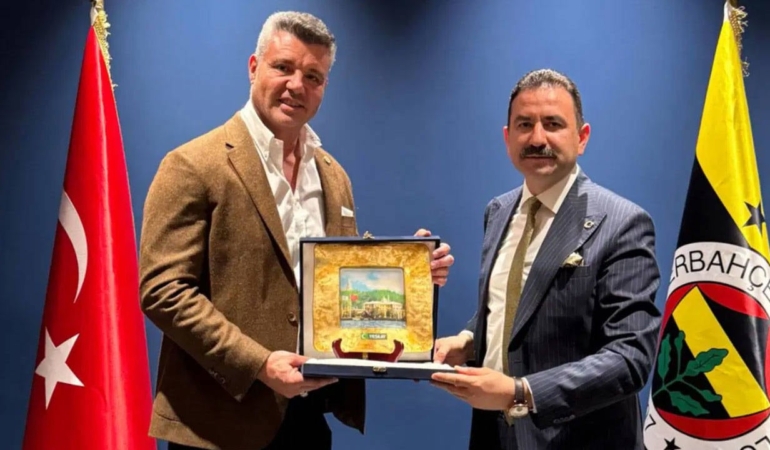 Yeşilay’ın Fenerbahçe Ziyareti Tartışma Yarattı